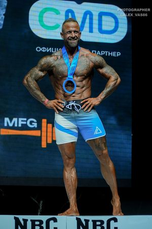 MEN'S PHYSIQUE +179